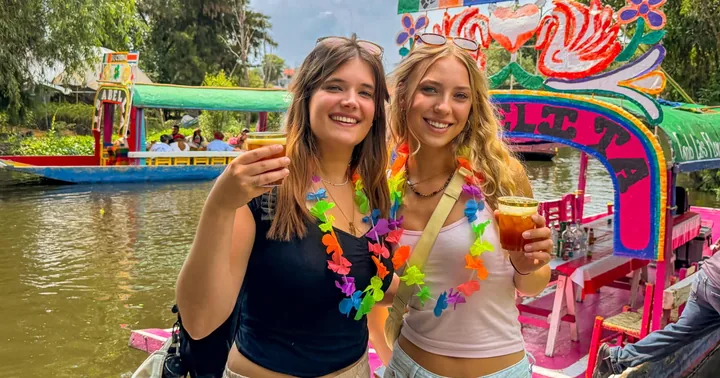 Xochimilco: Tequila-Tasting (Unlimited) and Cultural Party on a Boat
